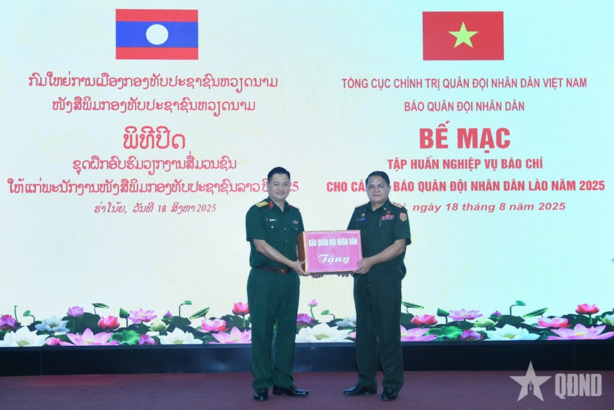 Refresher course on journalism for Lao officers concluded